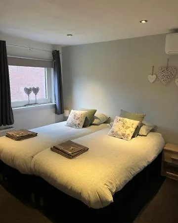 Jaguars Apartment *
